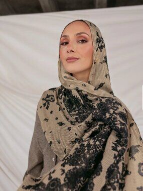 Vela Chantilly lace modal hijab